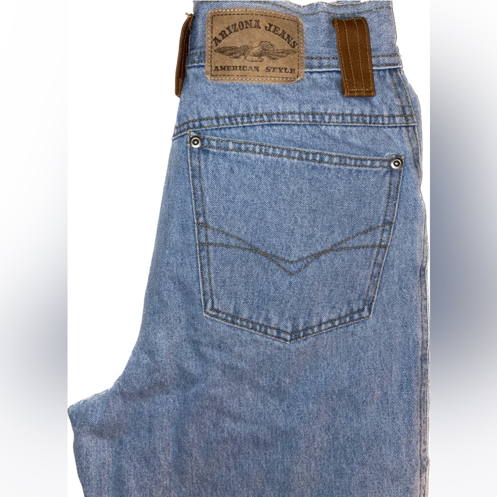 Light wash straight leg Arizona Jeans